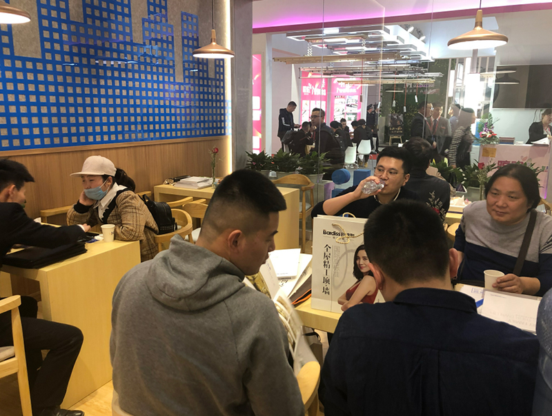 海創(chuàng)集成墻面加盟.jpg